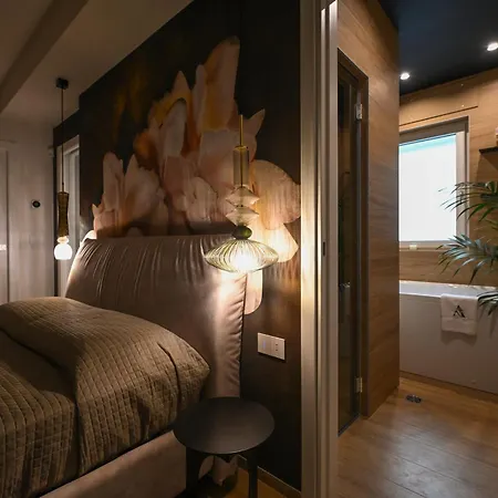 Aurisea Luxury - And *