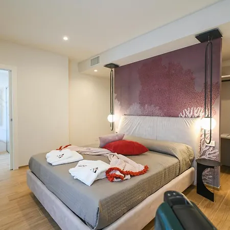 Aurisea Luxury - And *